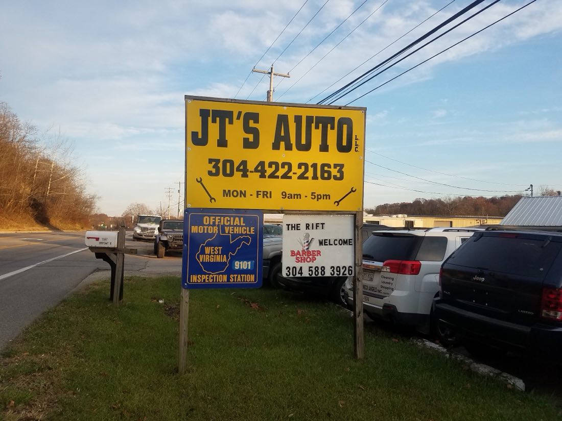 JT'S Auto sign in Parkersburg, West Virginia